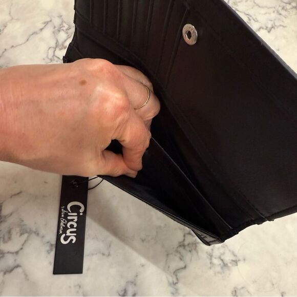 🖤 Circus by Sam Edelman Textured Black Wallet 🖤 - Picture 8 of 9